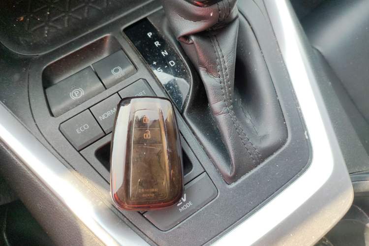 Used Toyota RAV4 2020 Dual-Engine 2.5L E-CVT Two-Wheel Drive Elite Edition
