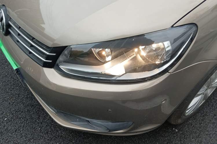 Used Volkswagen Touran 2015 1.4T DSG Luxury Edition 5-Seater Left Front Headlight