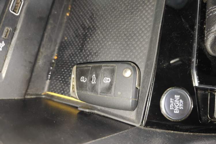 Used Volkswagen Tiguan L 2022 330TSI Automatic Two-Wheel Drive R-Line Enhanced Edition Vehicle Key