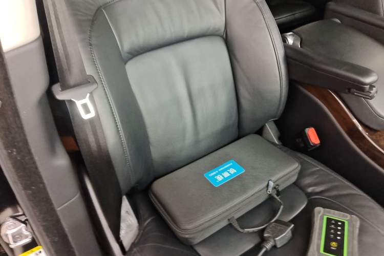 Used Land Rover Range 2020 3.0 L6 Grand Edition Right Front Seat