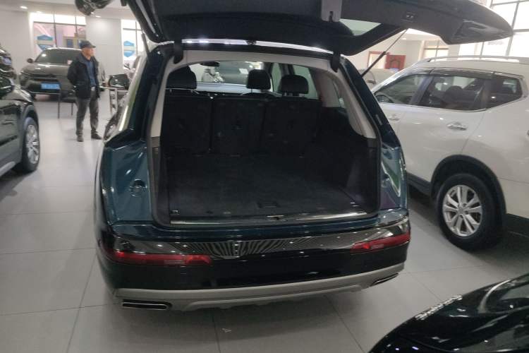 Used Audi Q7 2018 40 TFSI Comfort Model Trunk