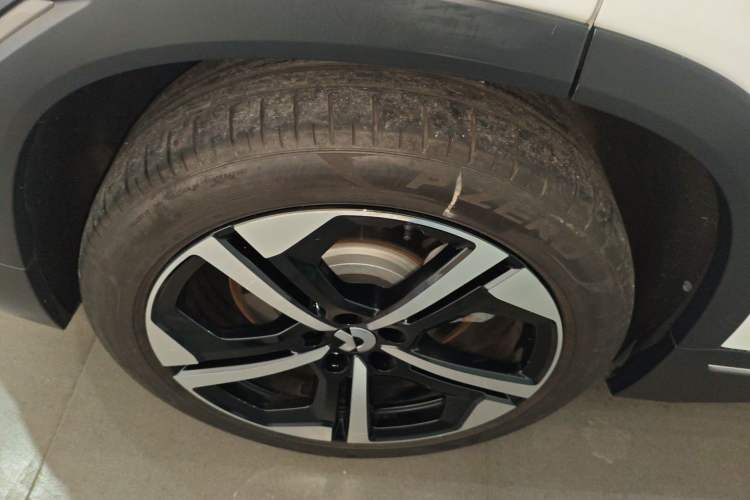 Used Nio ES7 2022 75 kWh Right Rear Wheel Hub