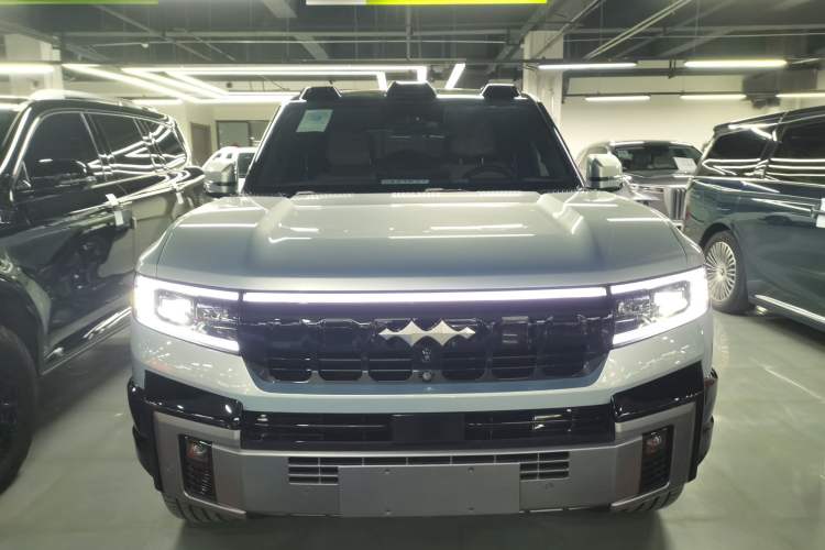 Used Formula Leopard 8 2025 Smart & Brave Flagship Edition 6 Seats