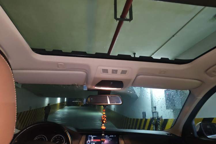 Used BMW 5 Series 2014 520Li Elegant Model
