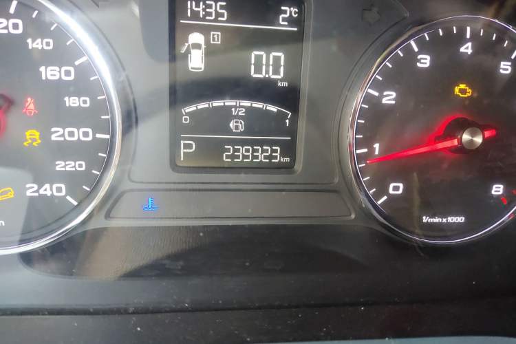 Used Roewe RX5 2018 20T Two-Wheel Drive Automatic Internet Smart Edition
