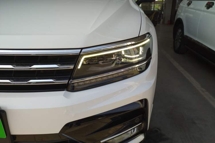 Used Volkswagen Tiguan L 2020 330TSI Automatic Two-Wheel Drive R-Line Flagship Version China VI Standard Left Front Headlight