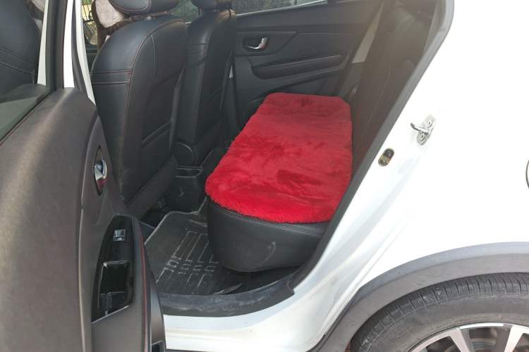 Used Haval H1 2017 Blue-Label 1.5L AMT Luxury Model Left Rear Seat