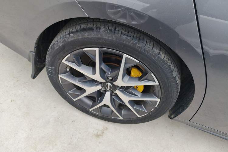 Used GAC Trumpchi EMPOW 2021 270T DCT J16 Version Right Rear Wheel Hub