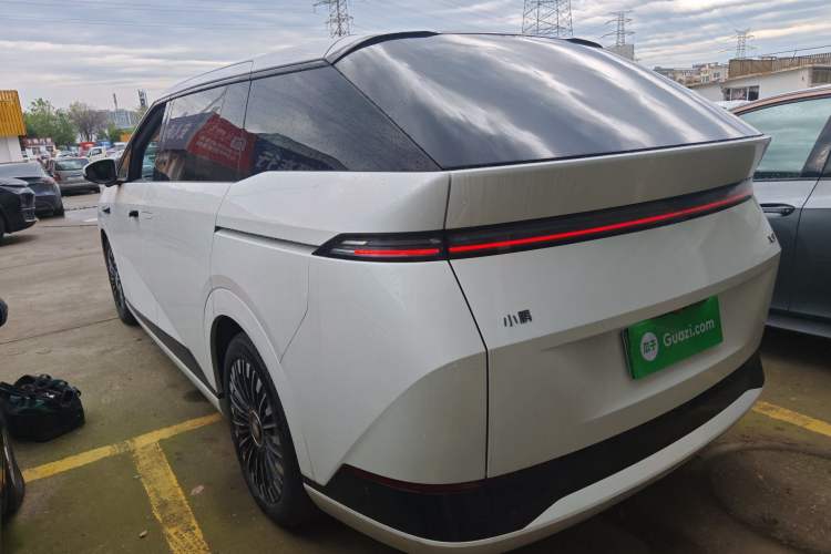 Used XPeng X9 2025 740 Ultra-Long Range Max Exterior 2