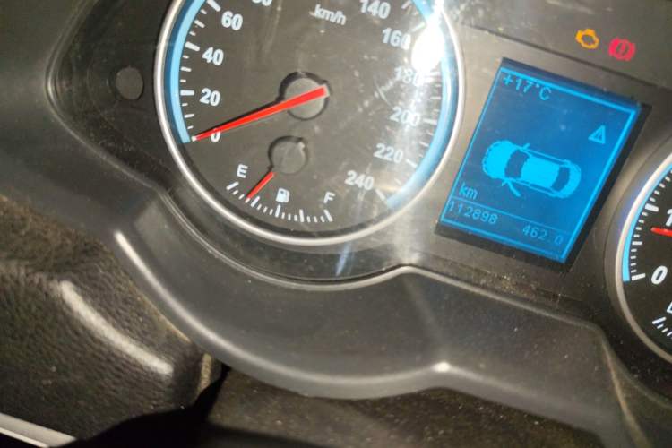 Used Brilliance H530 2011 1.6L Manual Luxury Model Odometer Close Up