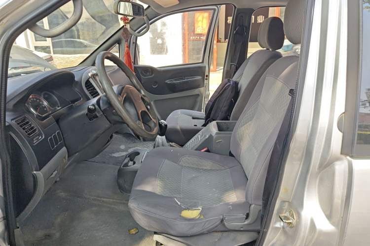 Used FORTHING Lingzhi 2013 M5 Q7 2.0L 7-Seater Long-Wheelbase Comfort Model
