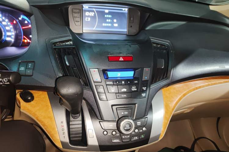 Used Honda Odyssey 2009 2.4L Luxury Edition Audio And AC Panel