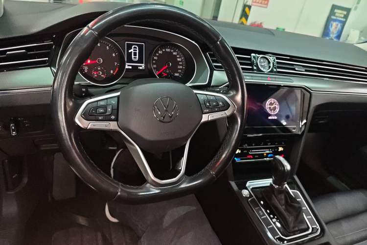 Used Volkswagen Magotan 2020 330TSI DSG Luxury Edition Center Console