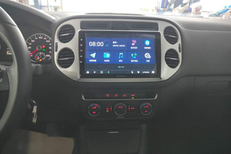 Used Volkswagen Tiguan 2017 300TSI Automatic Two-Wheel Drive Silk Road Comfort Edition Audio And AC Panel