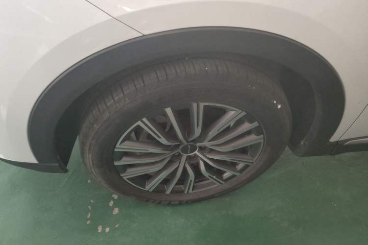 Used JETOUR X70 PLUS 2023 1.5T DCT Brave PLUS 5-Seater
