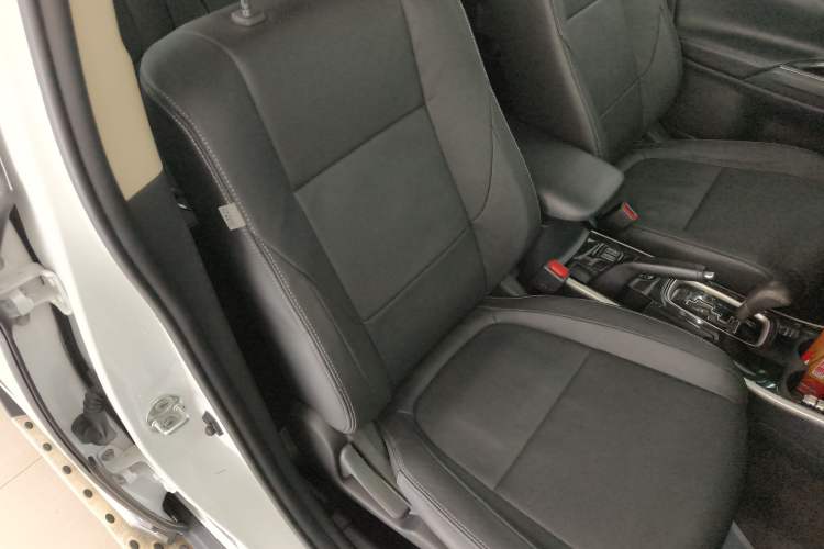 Used Mitsubishi Outlander 2018 2.0L Two-Wheel Drive Glory Edition 5 Seats