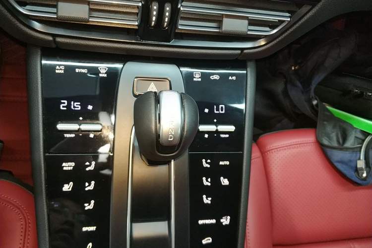 Used Porsche Macan 2023 Macan 2.0T Gear Lever