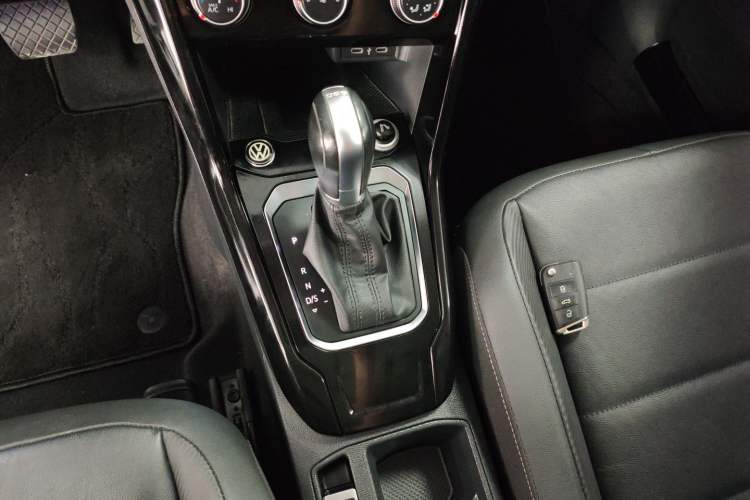 Used Volkswagen T-ROC 2021 280TSI DSG Two-Wheel Drive Comfort Connect Edition