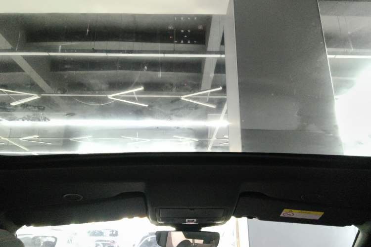 Used Land Rover Discovery Sport 2022 249 PS R-Dynamic SE Performance Tech Edition 5 Seats Headliner