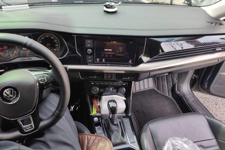 Used Volkswagen Passat 2019 330TSI Elite Edition China VI