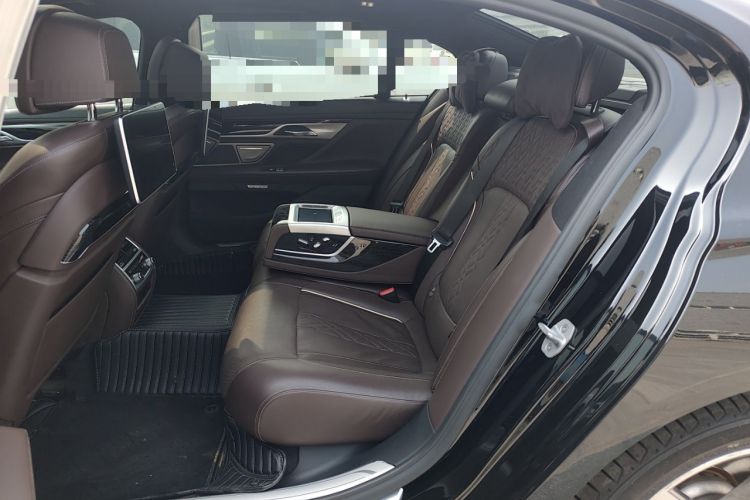 Used BMW 7 Series 2018 730Li Luxury Edition M Sport Package Left Rear Seat