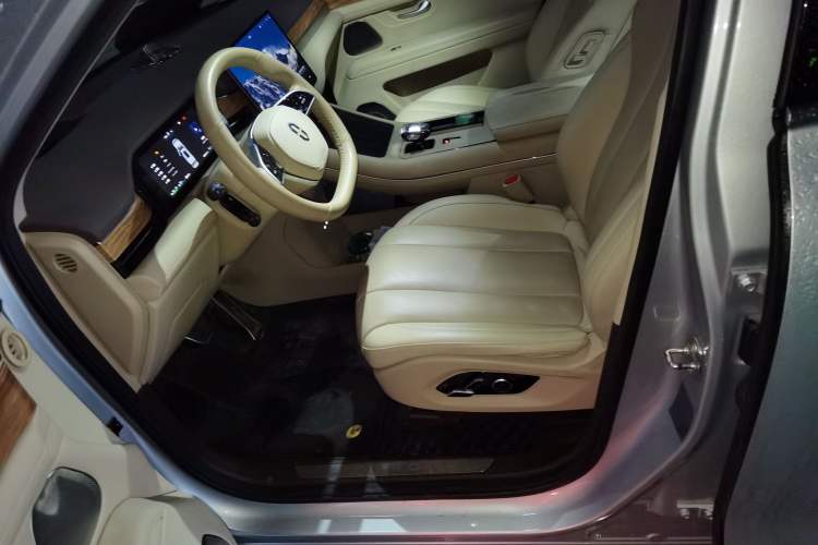 Used Hima AITO M7 2024 1.5T Rear-Drive Plus Version 5 Seats Left Front Seat