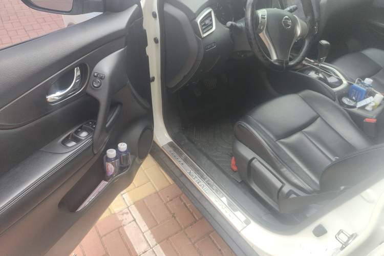 Used Nissan X-Trail 2014 2.0L CVT Comfort Edition 2WD Driver Seat