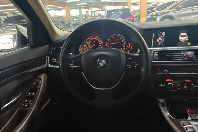 Used BMW 5 Series 2014 525Li Luxury Design Package