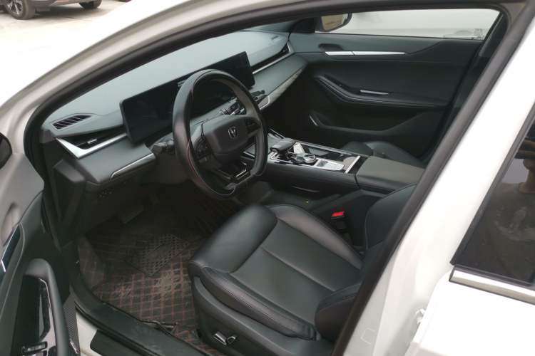 Used CHANGAN Ruicheng PLUS 2023 1.5T DCT Prestige Edition
