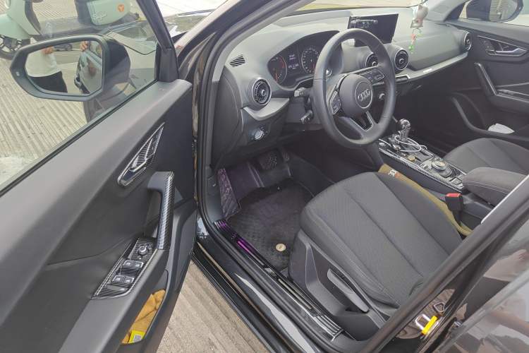 Used Audi Q2L 2021 35 TFSI Progressive Dynamic Edition Driver Seat