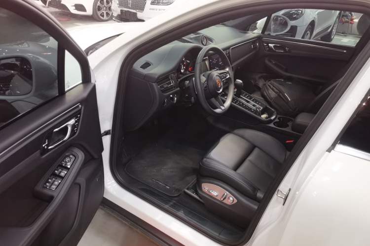 Used Porsche Macan 2024 Macan 2.0T Driver Seat