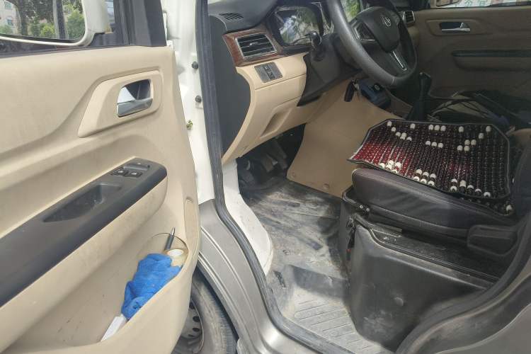 Used CHANGAN KUAYUE Xing V3 2023 1.5L Gasoline Comfort-Grade 5-Seater Van