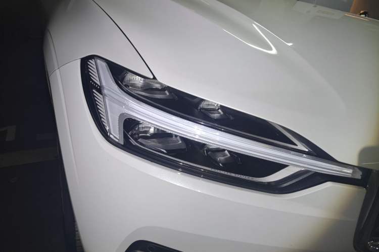 Used Volvo XC60 2019 T5 4x4 Smart Edition China V Standard