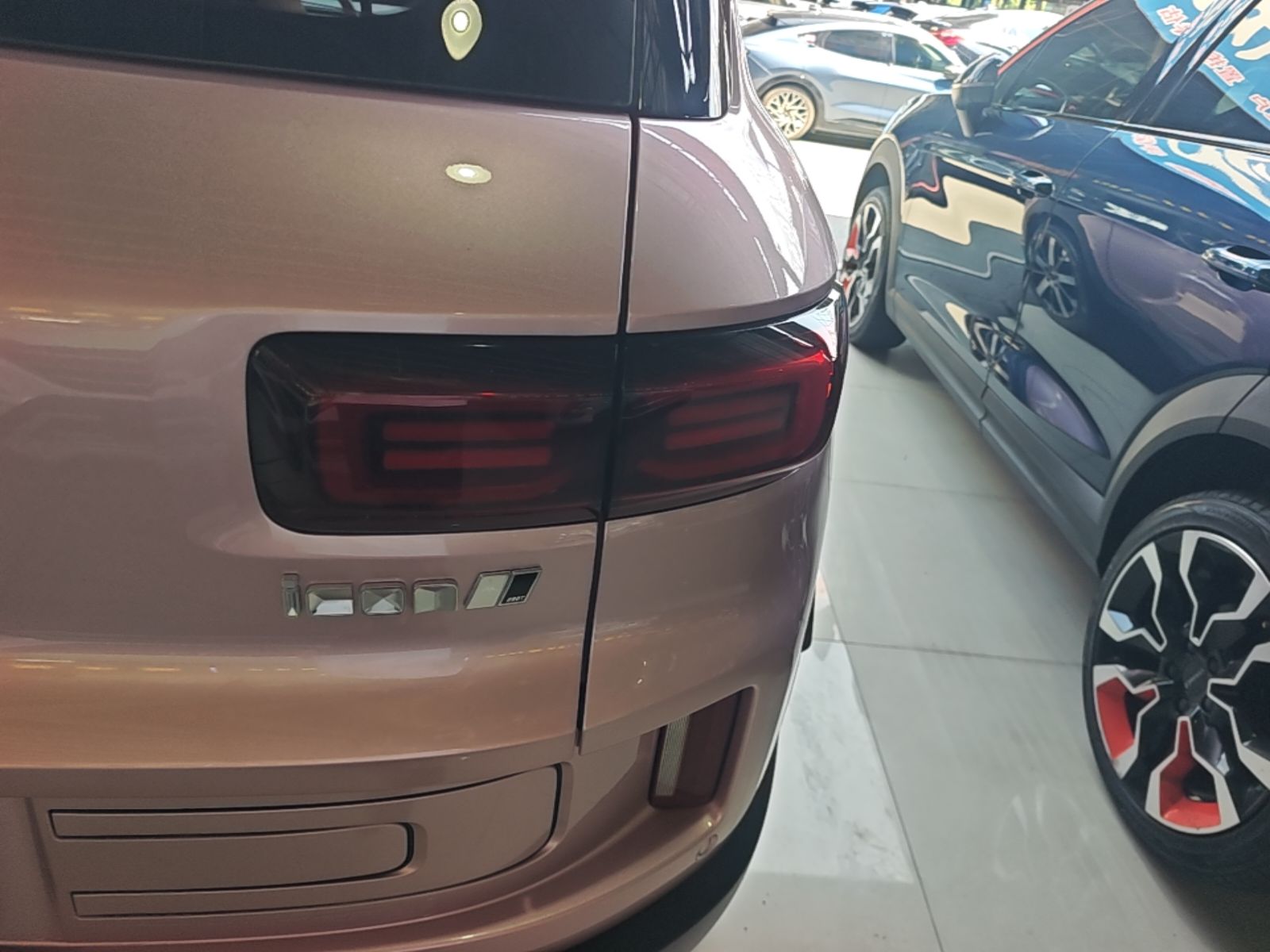 Geely Auto icon 2023 1.5TD Chocolate Smoothie Edition — снимка 9