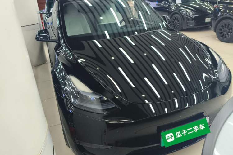 Used Tesla Model Y 2022 Revised Version Long-Range All-Wheel Drive Front Right 45 Deg