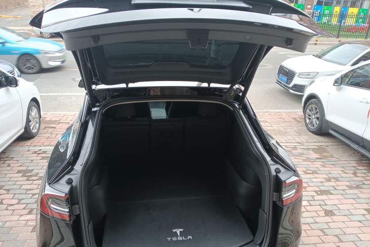 Used Tesla Model Y 2023 Rear-Wheel-Drive Version