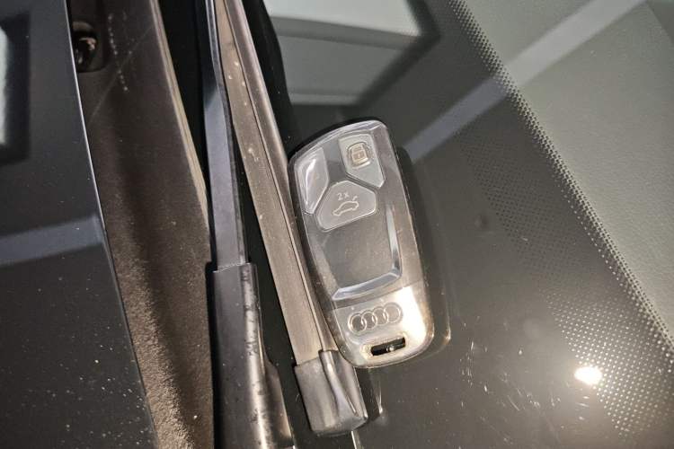 Used Audi Q5L 2023 40T Luxury Dynamic Model
