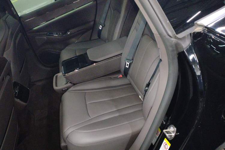 Used Denza Z9 2024 1100 km Four-Wheel Drive Max Version