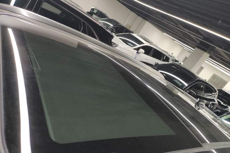 Used Hongqi HS5 2023 2.0T Qixiang Pro Edition Roof