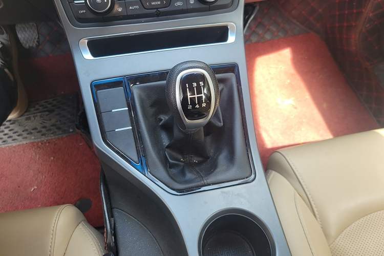 Used Geely Auto Emgrand 2018 1.5L Manual Luxury Model Gear Lever