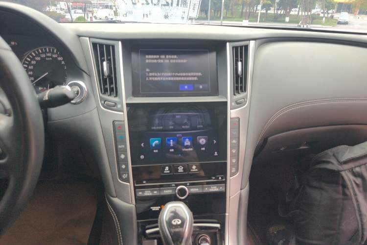 Used Infiniti Q50L 2018 2.0T Enjoyment Version China VI Standard