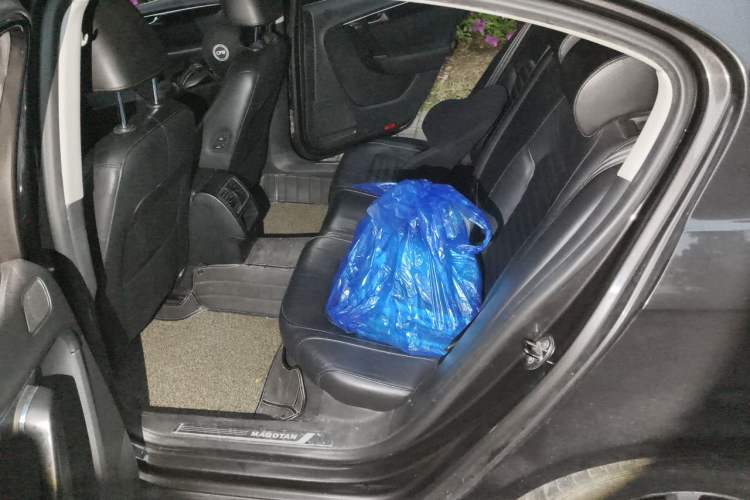 Used Volkswagen Magotan 2013 1.8TSI Luxury Model Interior 4