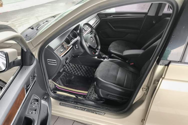 Used Volkswagen Bora 2016 230TSI DSG Luxury Version Driver Seat