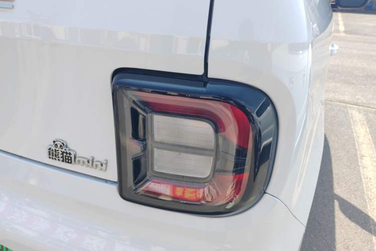 Used Geely Galaxy Panda 2024 Panda Mini 200km Endurance Bear
