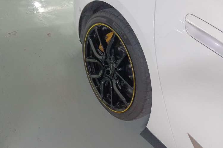 Used Xiaomi Auto SU7 Ultra 2025 Ultra Model Right Rear Wheel Hub