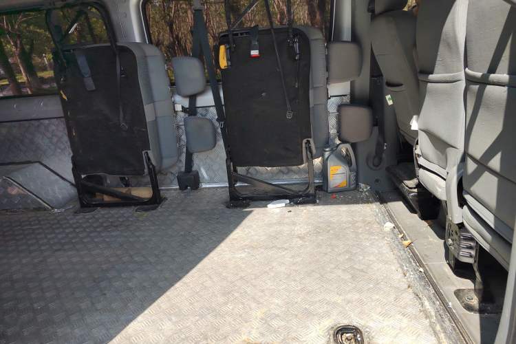 Used Foton Toano 2020 2.0T Multi-Function Extended Wheelbase Mid-Roof 5/6/7-Seater with Rear Dual Tires China VI Emission Standard F20TC3 Left Rear Seat