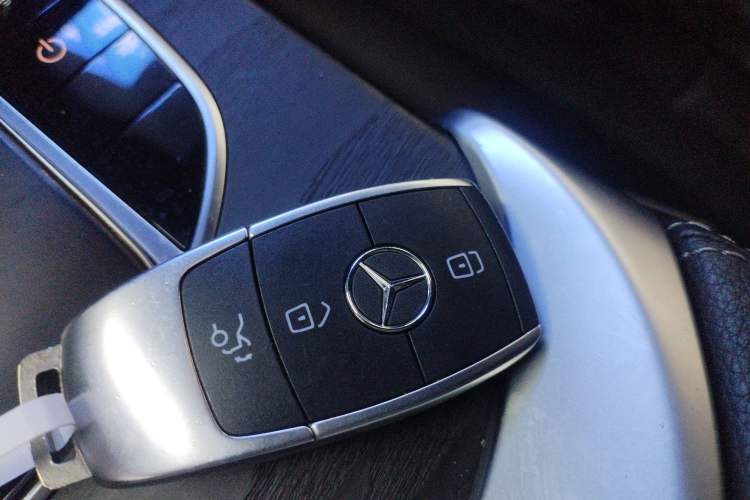 Used Mercedes-Benz C-Class 2020 C 200 L Fashion Edition Sport Version Vehicle Key