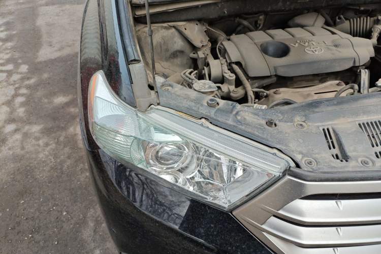 Used Toyota Highlander 2012 2.7L 2WD 5-Seater Elite Edition Right Front Headlight