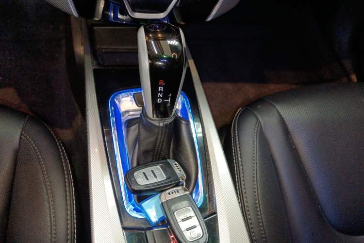 Used Luxgen U6 SUV 2015 1.8T Fashion Edition Gear Lever