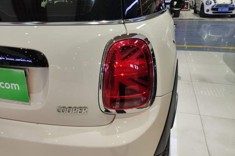 Used MINI MINI 2021 1.5T COOPER Classic Edition